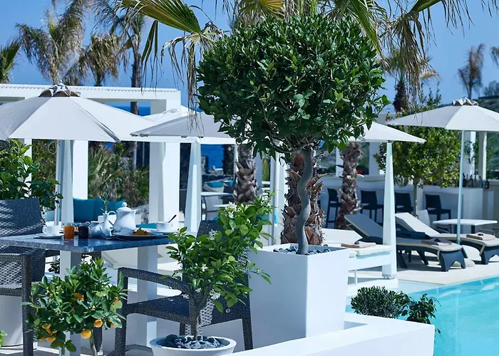Aurora Luxury Suites