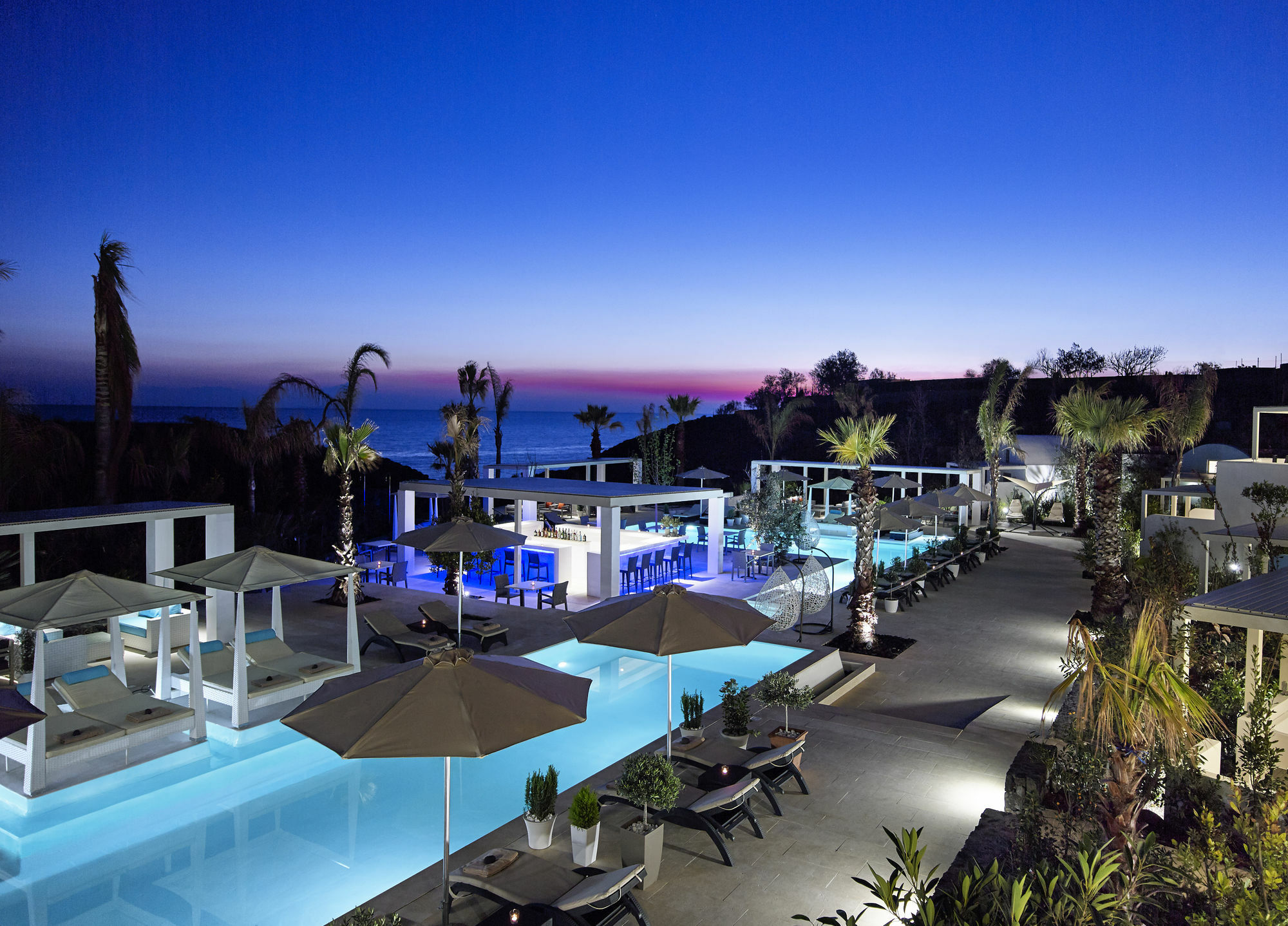 Aurora Luxury Hotel 4*